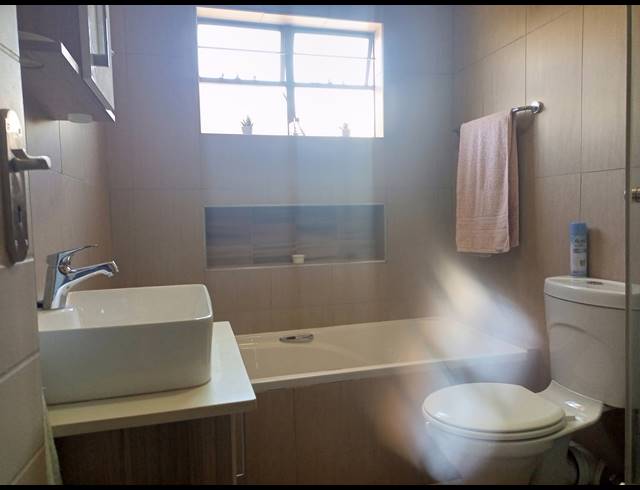 2 BEDROOM TOWNHOUSE FOR SALE IN ANDEON